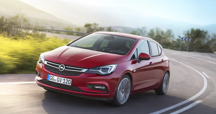Dalla Kadett alla nuova Astra: la storia Opel nel segmento C