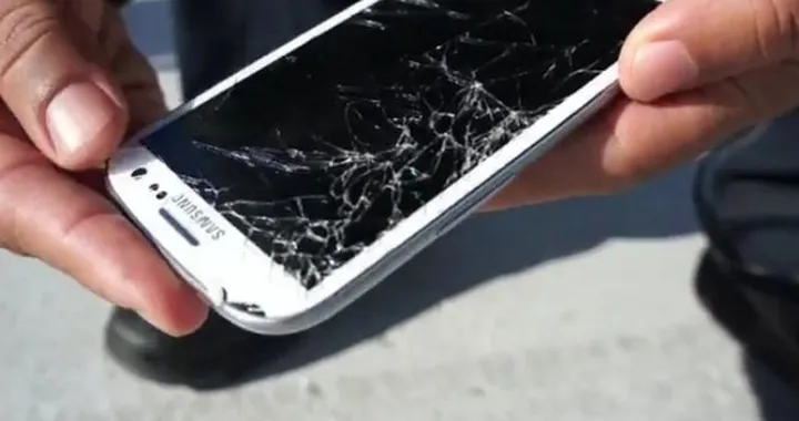 Furti agli automobilisti: attenzione alla truffa dello smartphone