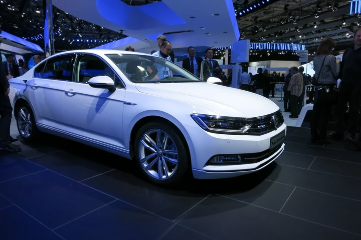 Volkswagen Passat, live dal Salone di Parigi