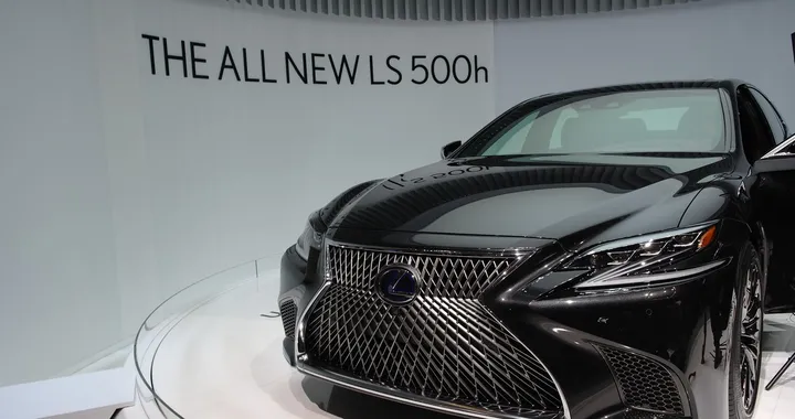 Lexus LS500h: si svela a Ginevra 2017