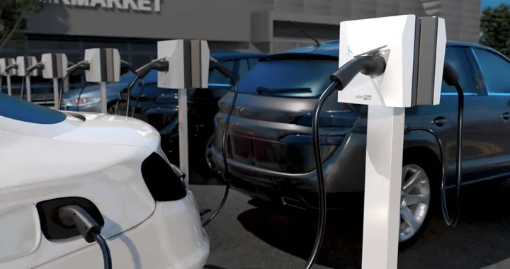 ONE EV di SolarEdge: il caricatore da 22 kW che rivoluziona la ricarica aziendale