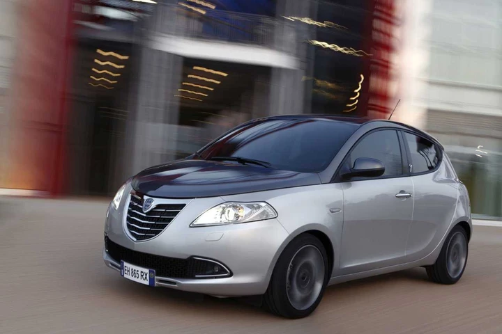 Lancia Ypsilon 2012 nuove immagini