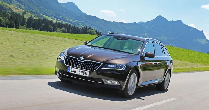 Nuova Skoda Superb Wagon: prezzi da 27.000 euro