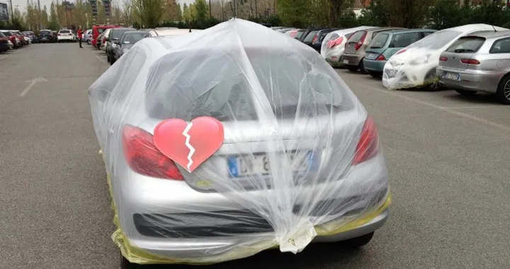 Fiat: auto della concorrenza impacchettate a Mirafiori