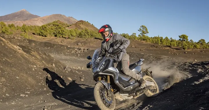 Honda X-ADV, arriva ad EICMA 2017
