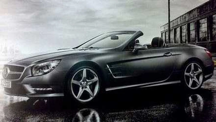 Nuova Mercedes SL 2012: le immagini del depliant