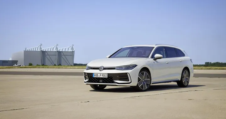 Volkswagen Passat 2024: una rivoluzione nel segmento delle station wagon [FOTO]