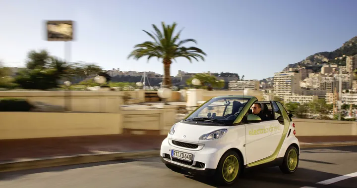 Smart, giro d’Italia a zero emissioni