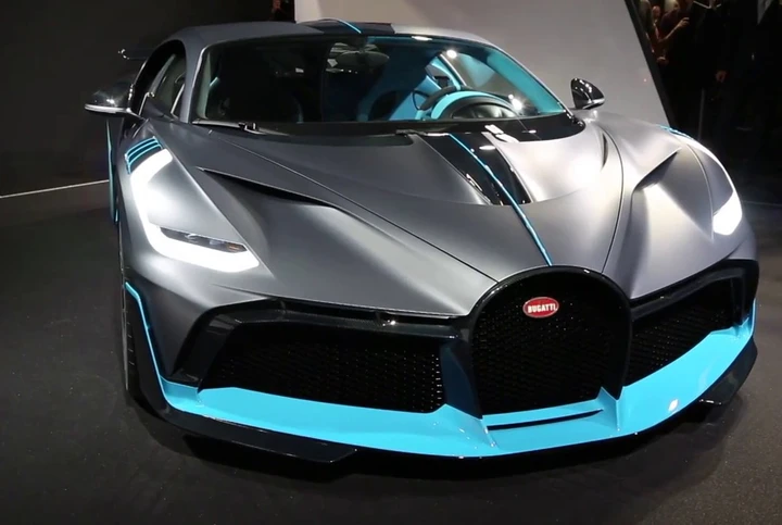 Bugatti Divo: l’hypercar da 5 milioni di euro protagonista a Parigi