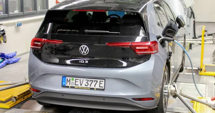 Quanto è peggiorata la batteria di una elettrica dopo 170.000 km: la sorpresa