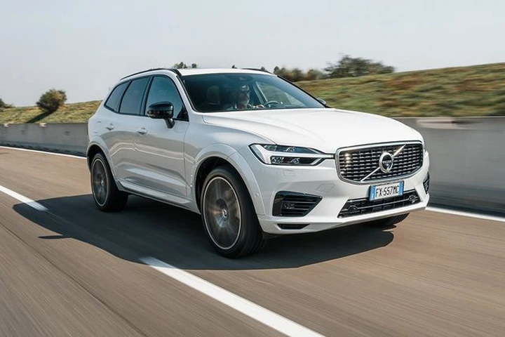 Volvo: fusione in vista con Geely
