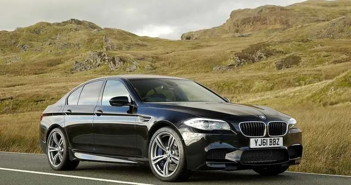 Bmw M550d: tre turbo per 381 CV e 700 Nm