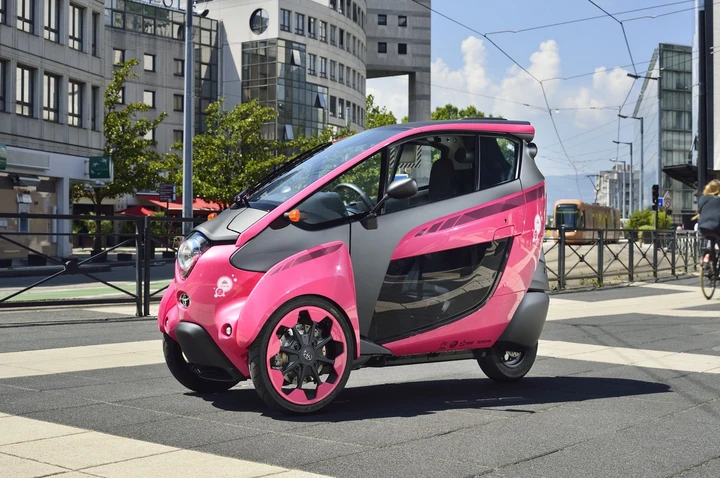 Il car sharing elettrico vola a Grenoble grazie a Toyota