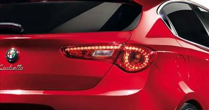 Alfa Romeo: a Parigi, Giulietta col cambio TCT