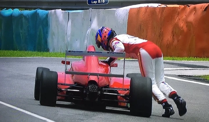 Nessun pilota al traguardo: clamoroso in Formula 4!