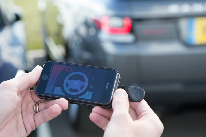 Range Rover Sport remote control: immagini ufficiali