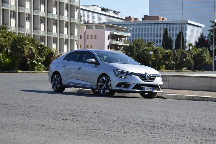 Renault Megane Grand Coupé 1.5 dCi VS Megane Sporter 1.5 dCi