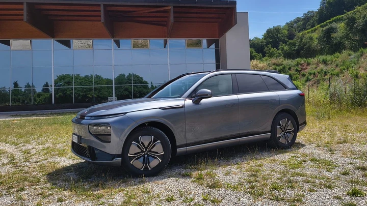 Il SUV elettrico Xpeng G9 debutta in Italia: prestazioni da top di gamma