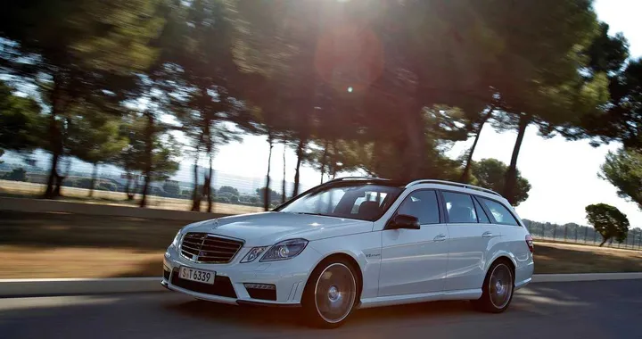 Mercedes E63 AMG SW: arriva il V8 5.5 biturbo