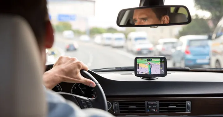 TomTom VIA 52 e 62, il navigatore si connette con lo smartphone