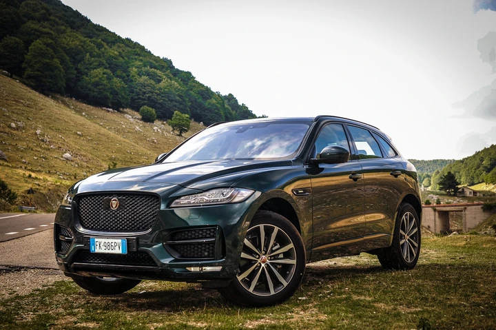 Jaguar F-Pace: la prova su strada