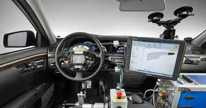Piloti automatici per i test di Mercedes