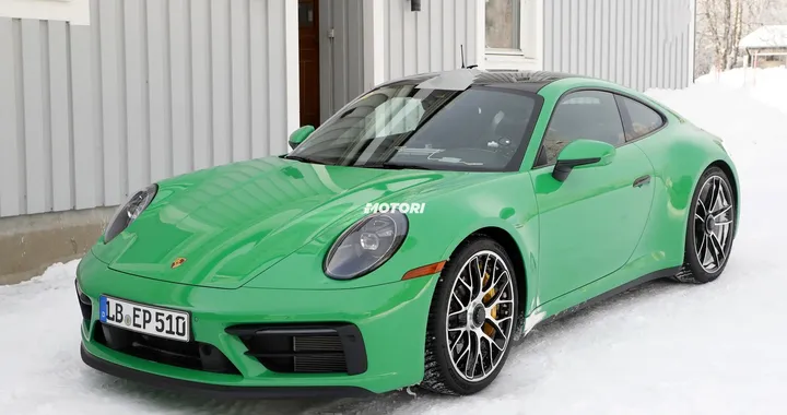 Porsche 911 GTS Coupé: le foto spia sulla neve