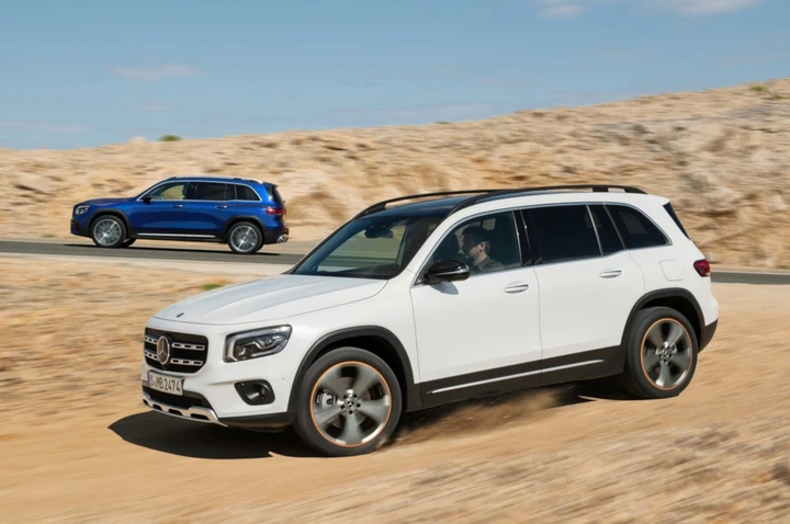 Nuova Mercedes GLB: immagini ufficiali