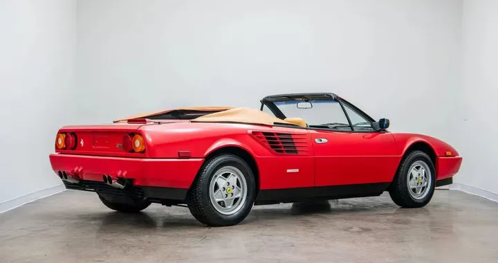 Ferrari Mondial 3.2 Cabriolet: il capolavoro da 270 CV sta per scatenare l’asta del secolo