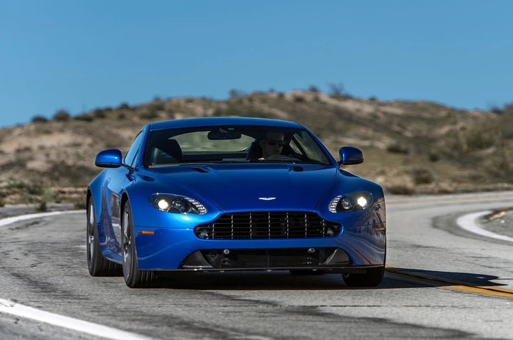 Aston Martin Vantage GTS: immagini ufficiali