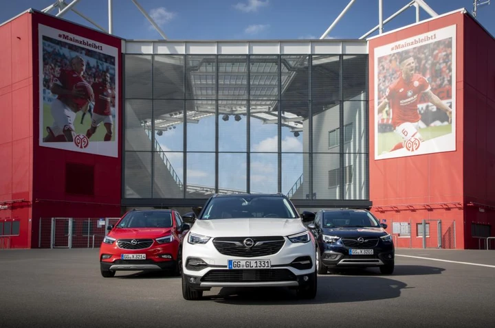 Opel: le immagini ufficiali della gamma 