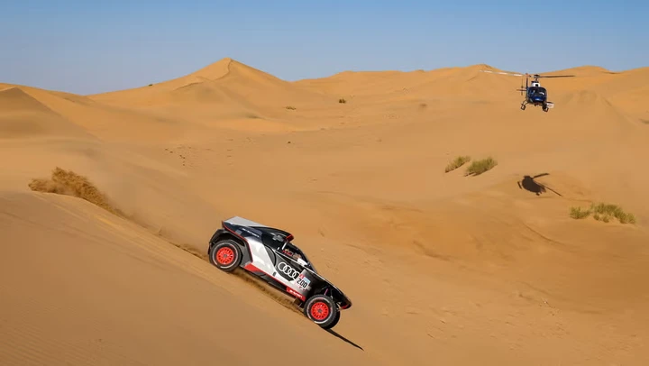 Scandalo Audi: i resti del veicolo Dakar 2022 trovati in una discarica illegale