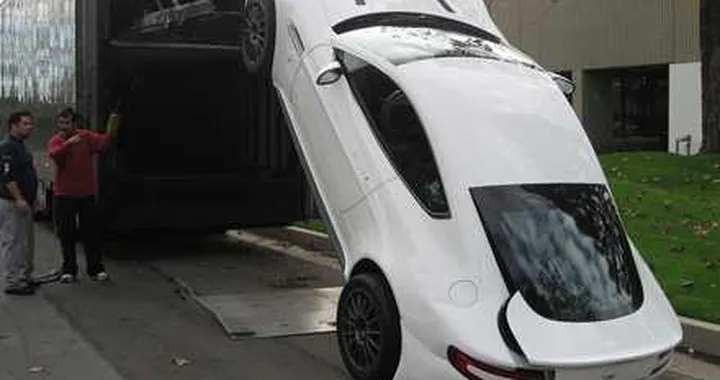 Come rovinare un'Aston in pochi secondi