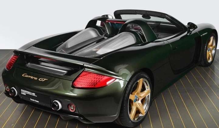 Porsche Carrera GT: un esemplare del 2003 diventa più unico che raro