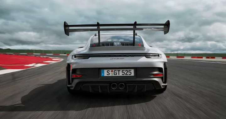 Porsche 911 GT3 RS: da 239.435 euro con il cronografo