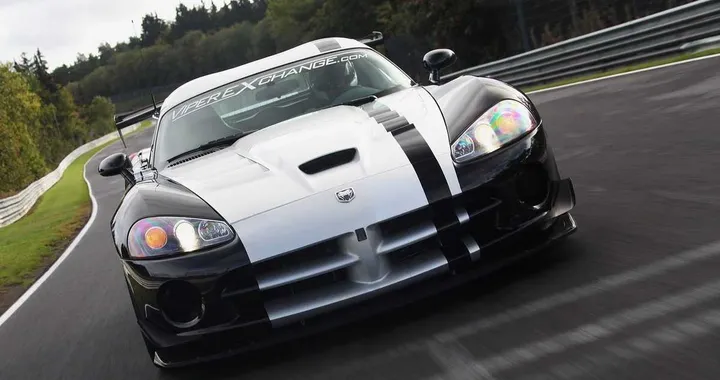 Dodge Viper ACR: giro record al Nurburgring