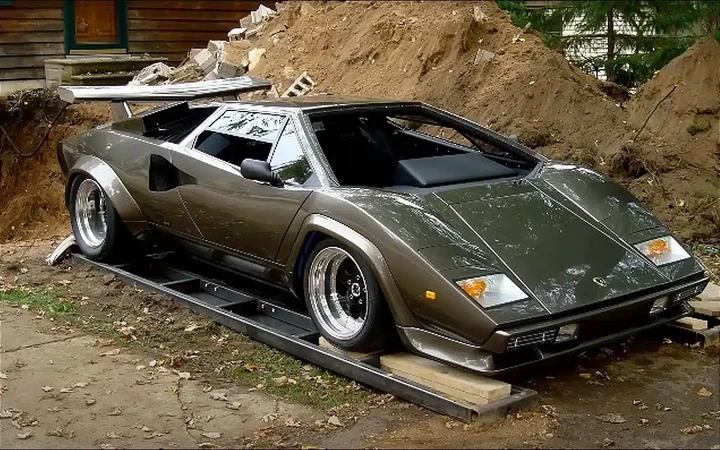 La straordinaria storia della Lamborghini Countach costruita in un seminterrato