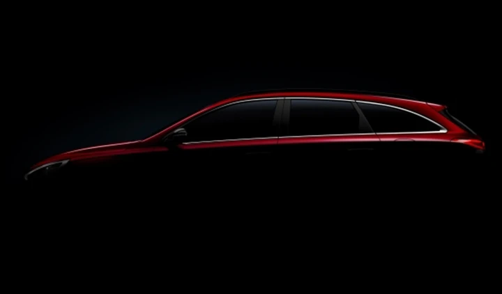 Hyundai i30 Wagon, l'immagine prima del debutto