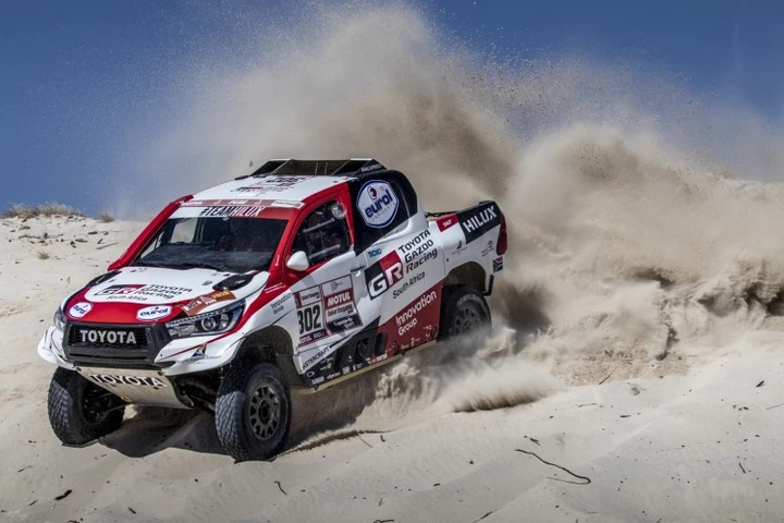 Toyota Gazoo Racing correrà la Dakar 2019 con la Hilux