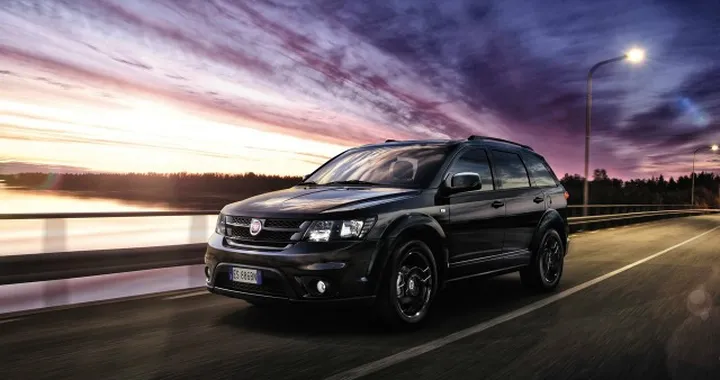 Fiat Freemont Black Code: prezzo da 33.300 euro