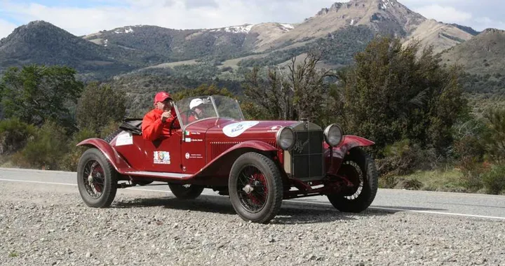 100 Alfa Romeo per i 100 anni