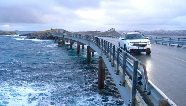 Citroen C5 Aircross 71° N Limited Edition: la White Cruise prosegue sulla Atlantic Road
