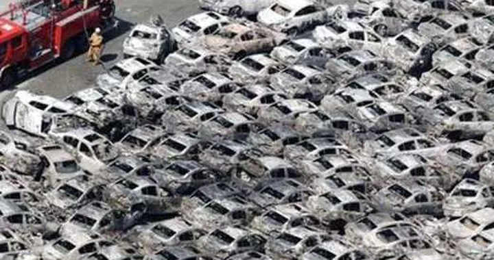 Nissan controlla la radioattività delle proprie auto