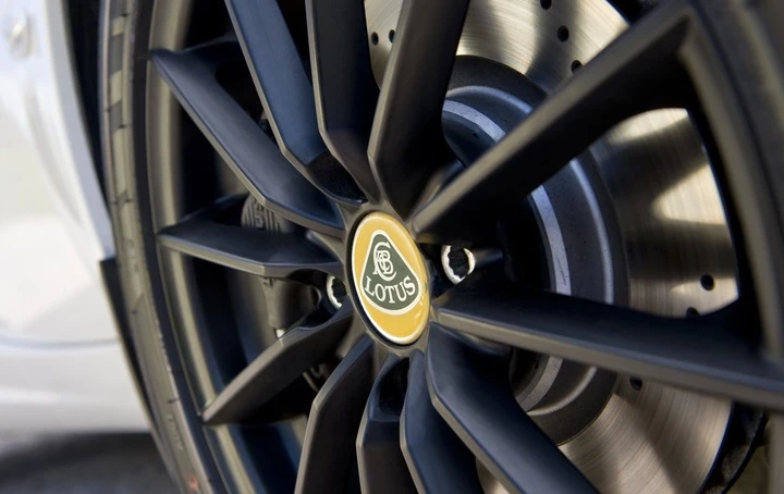 Lotus: nuovi dettagli sul futuro SUV