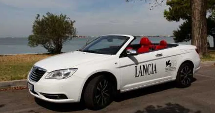 Lancia e Poltrona Frau firmano l'elegante Flavia Red Carpet