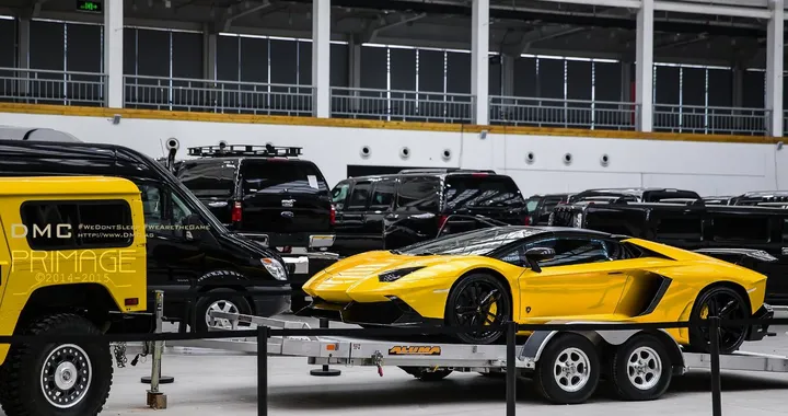Lamborghini Aventador LP720 Roadster by Dmc