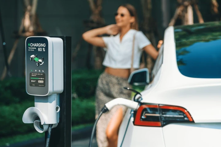 Accordo Motus-E e Unem: colonnine di ricarica nelle stazioni carburanti