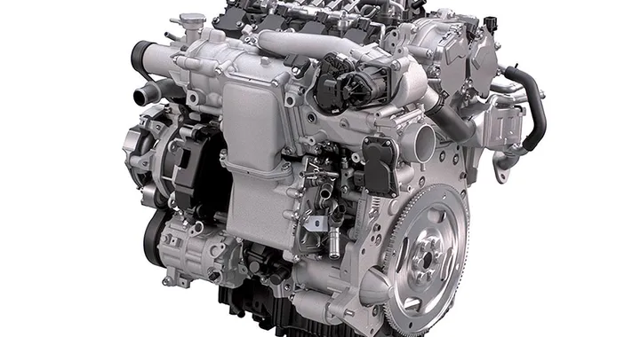 Mazda studia il motore benzina 