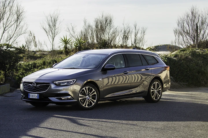 Opel Insignia Sports Tourer 2.0 CDTI: la prova su strada