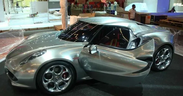 Alfa Romeo 4C: prima immagine da Francoforte